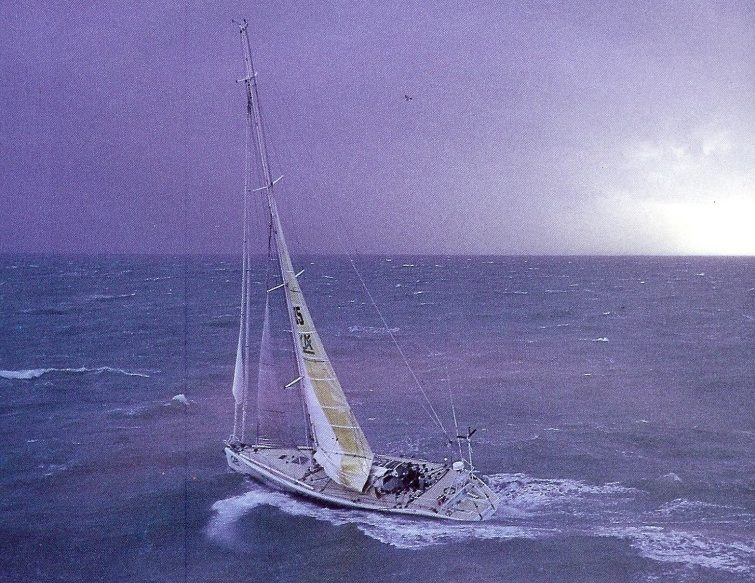 1990 05 Yacht club 85